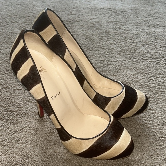 Christian Louboutin - Picture 6 of 9